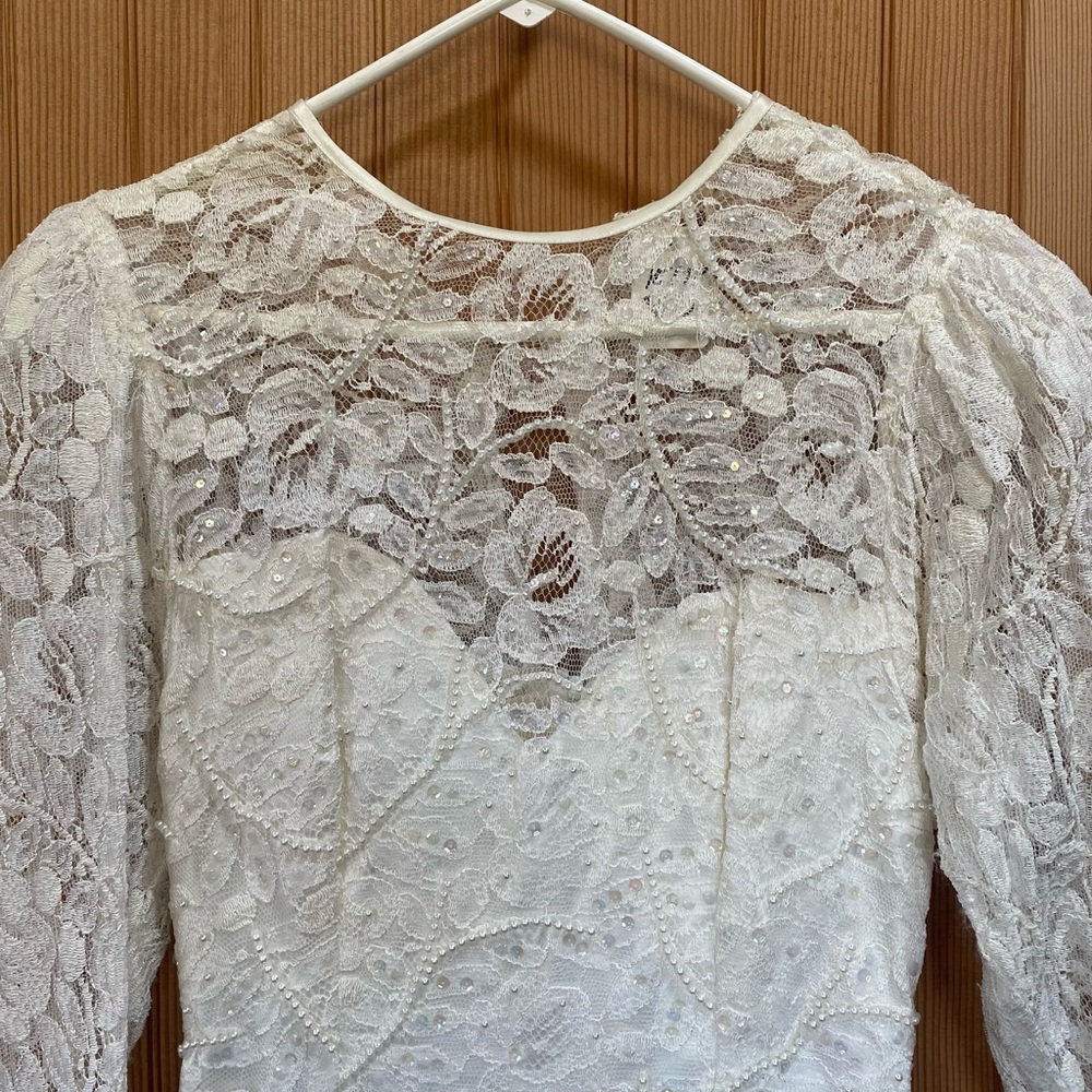 Vintage Elegant Ivory Lace Long-Sleeve Sheath Dress - Picture 3 of 12
